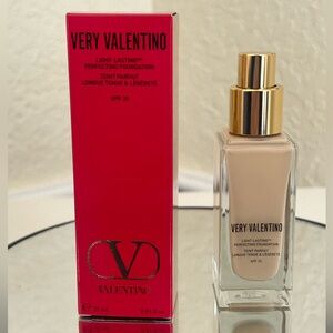 Valentino Very Valentino Light-Lasting Perfecting Foundation LA 1 40U701 NIB